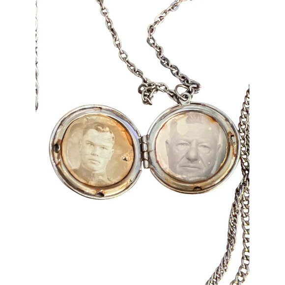Vintage Silver Tone Multi Chain Locket Necklace Antique Portraits Layered Estate - Picture 4 of 7